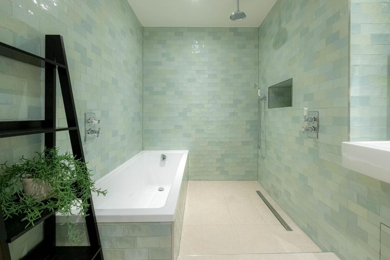 Three Bedroom Near Brick Lane By Belvilla London Bagian luar foto